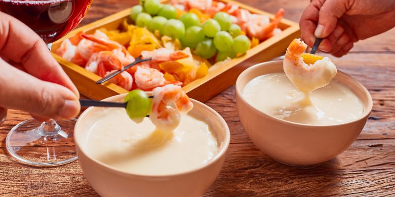 Fondue de queijo com camarão dellmare